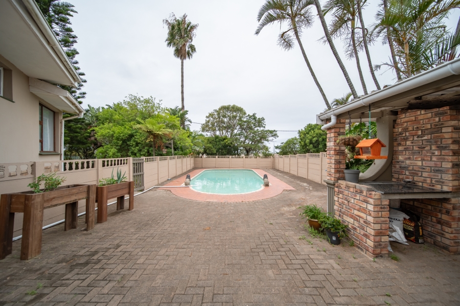 4 Bedroom Property for Sale in Sunnyridge Eastern Cape